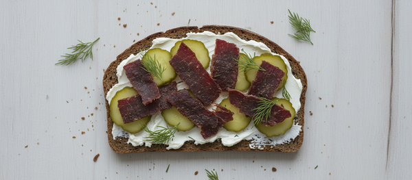 Nordisk smørbrød med beef jerky